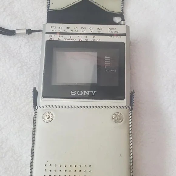 Vintage chargers football Sony Watchman FD-30A AM/FM Stereo Mini TV With Case - Picture 4 of 13